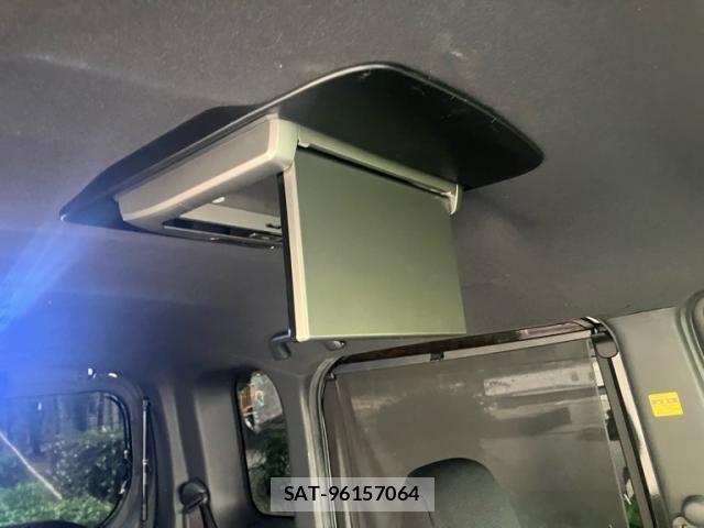Daihatsu WAKE 2015-05 7621477-7
