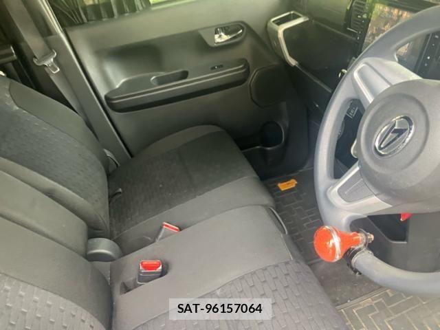 Daihatsu WAKE 2015-05 7621477-8