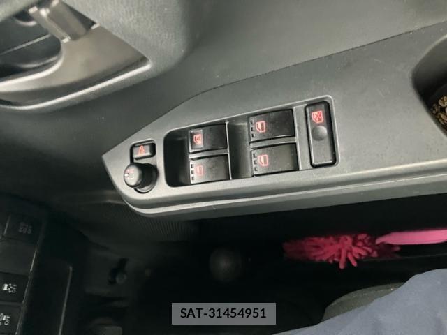 Daihatsu WAKE 2015-03 7730928-21
