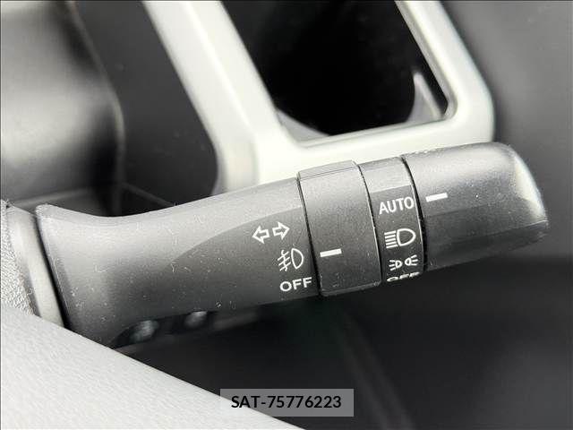 Daihatsu WAKE 2015-09 7730927-26