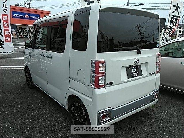 Daihatsu WAKE 2015-01 7903668-17