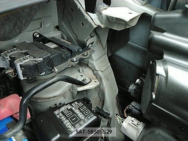 Daihatsu WAKE 2015-01 7903668-28