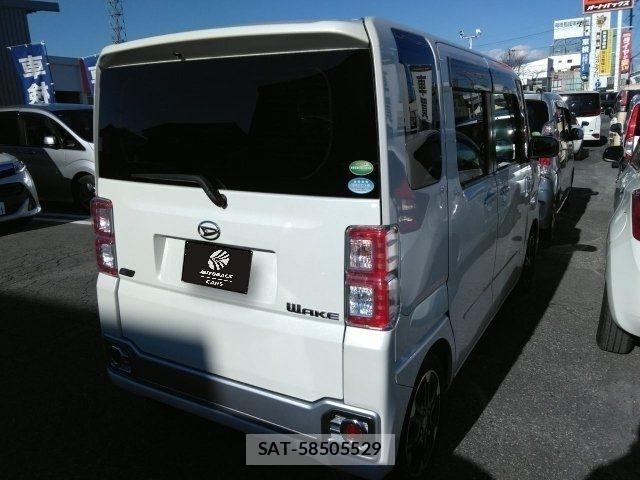 Daihatsu WAKE 2015-01 7903668-2