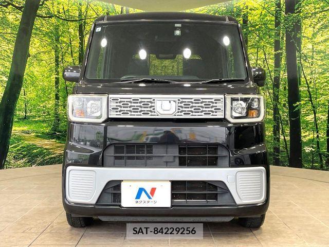 Daihatsu WAKE 2015-08 7964472-9