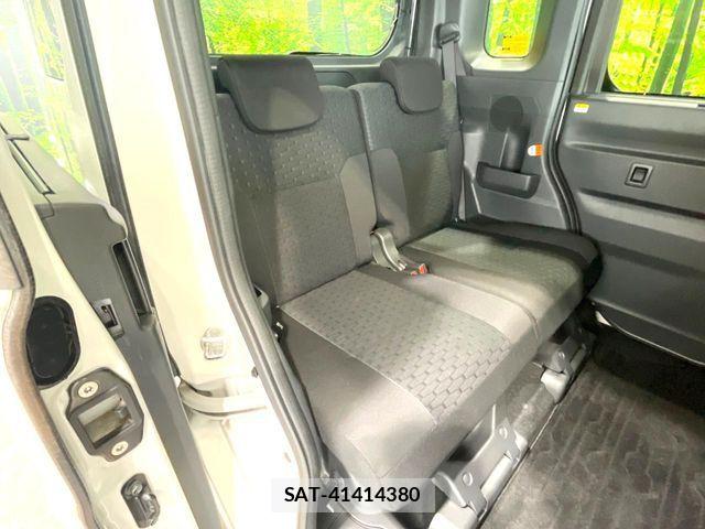 Daihatsu WAKE 2015-09 8102847-8