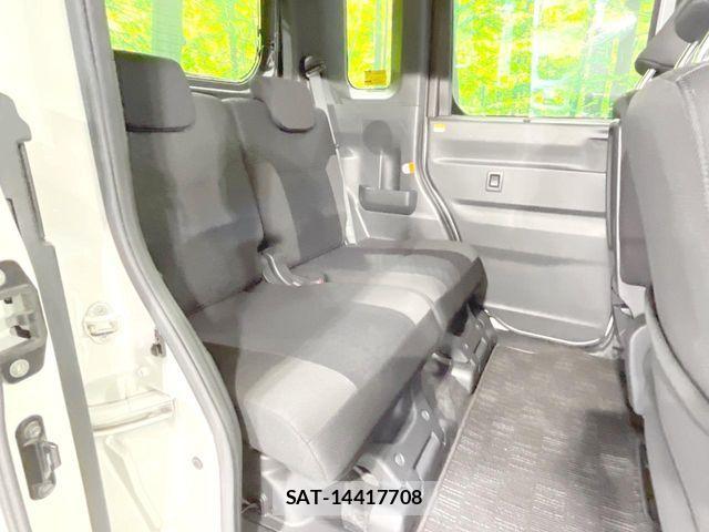 Daihatsu WAKE 2017-05 8102843-8