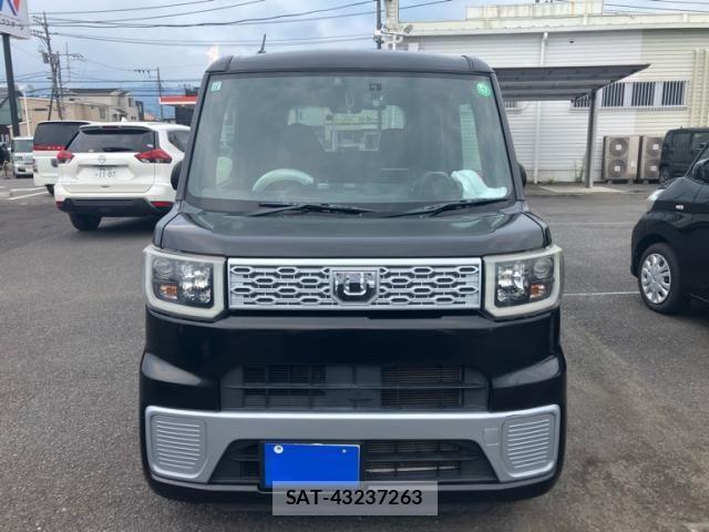 Daihatsu WAKE 2015-11 8161219-1