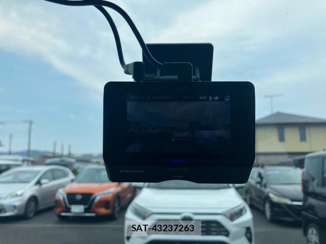 Daihatsu WAKE 2015-11 8161219-21