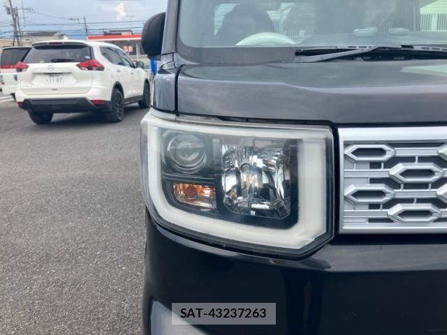 Daihatsu WAKE 2015-11 8161219-6