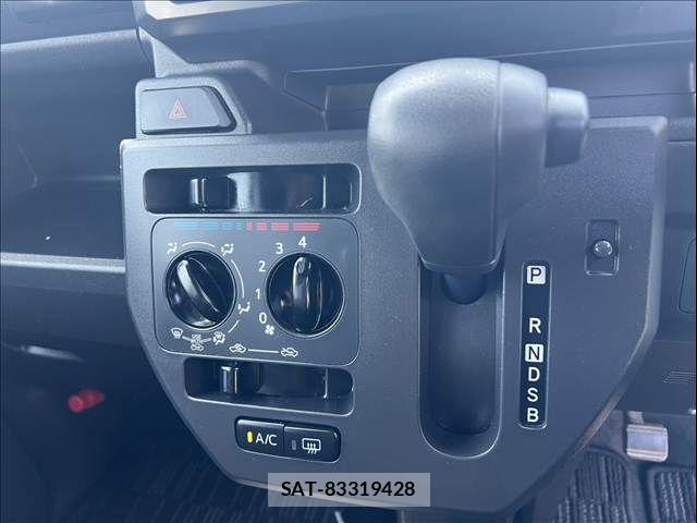 Daihatsu WAKE 2020-07 8211107-20
