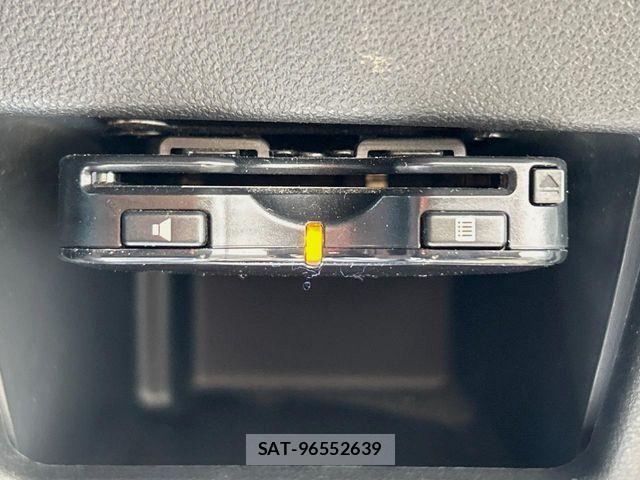 Daihatsu WAKE 2015-04 8211108-5