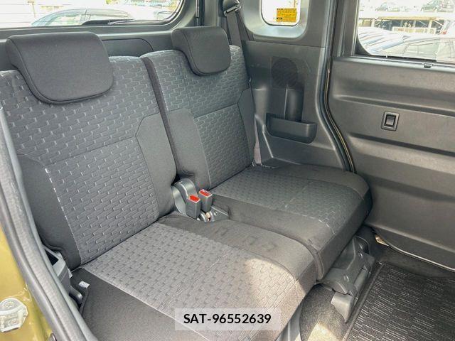 Daihatsu WAKE 2015-04 8211108-8