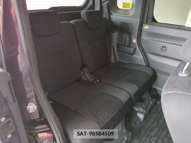 Daihatsu WAKE 2015-12 8211109-26