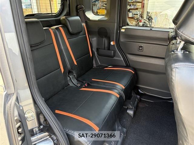 Daihatsu WAKE 2015-06 8232488-9