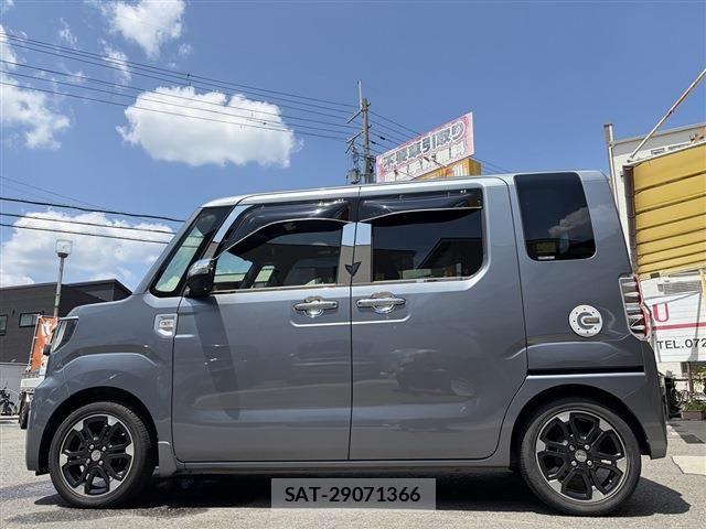Daihatsu WAKE 2015-06 8232488-4