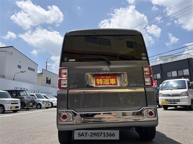 Daihatsu WAKE 2015-06 8232488-6