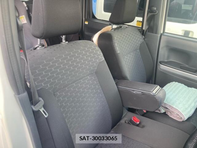 Daihatsu WAKE 2015-10 8247215-12