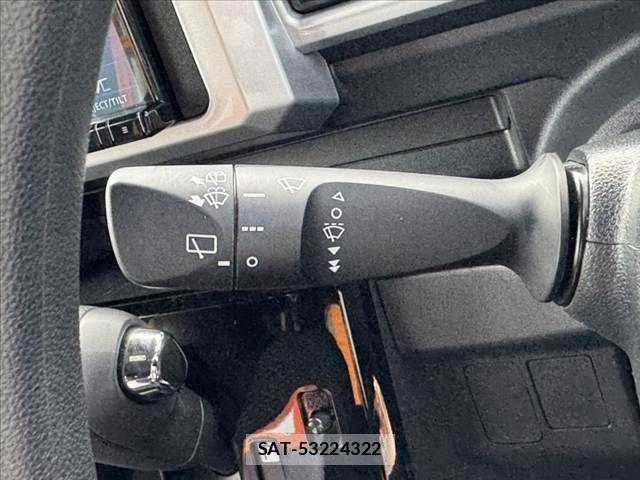 Daihatsu WAKE 2022-06 8247216-27