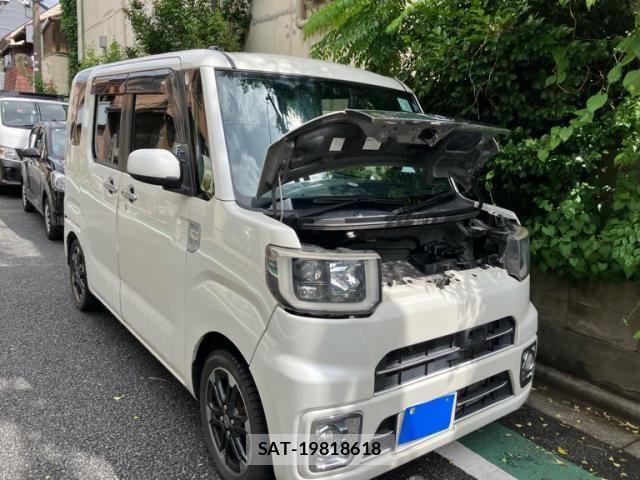 Daihatsu WAKE 2015-07 8318222-0