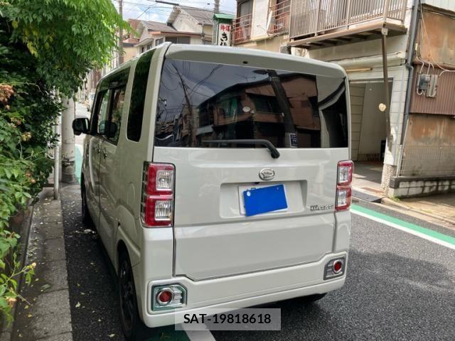 Daihatsu WAKE 2015-07 8318222-3