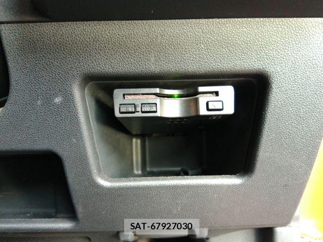 Daihatsu WAKE 2017-06 8318225-27