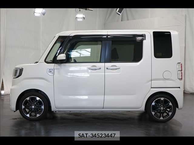 Daihatsu WAKE 2017-10 8318216-14