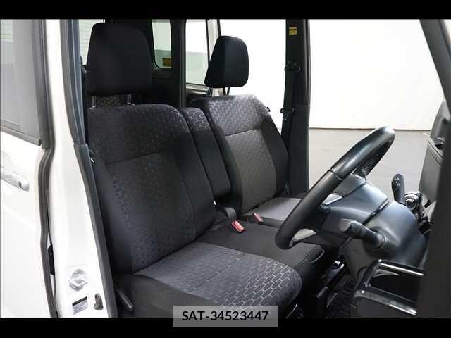 Daihatsu WAKE 2017-10 8318216-16