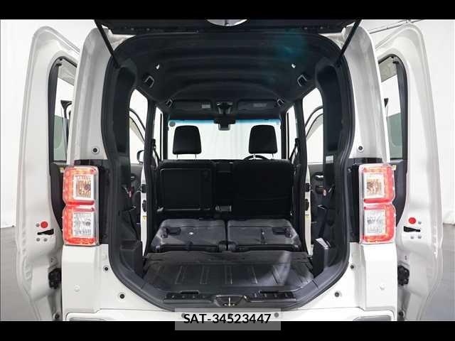 Daihatsu WAKE 2017-10 8318216-18