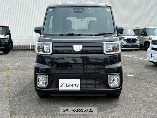Daihatsu WAKE 2021-09 8369885-4