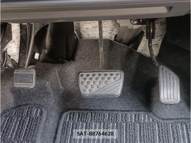 Daihatsu WAKE 2015-08 8415982-23