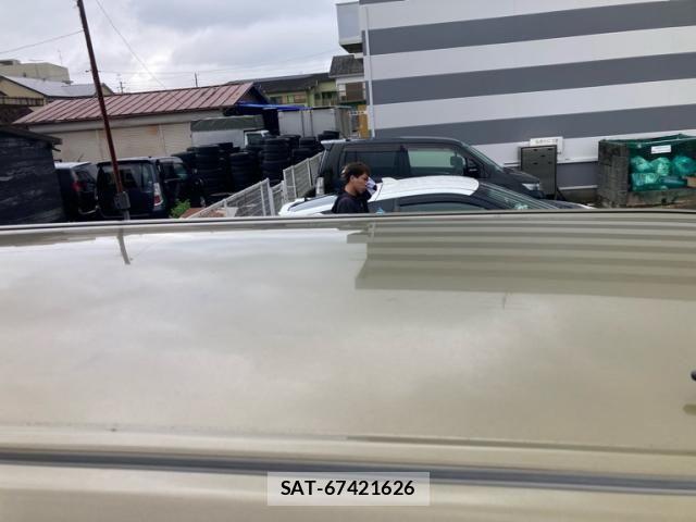 Daihatsu WAKE 2015-04 8415983-5