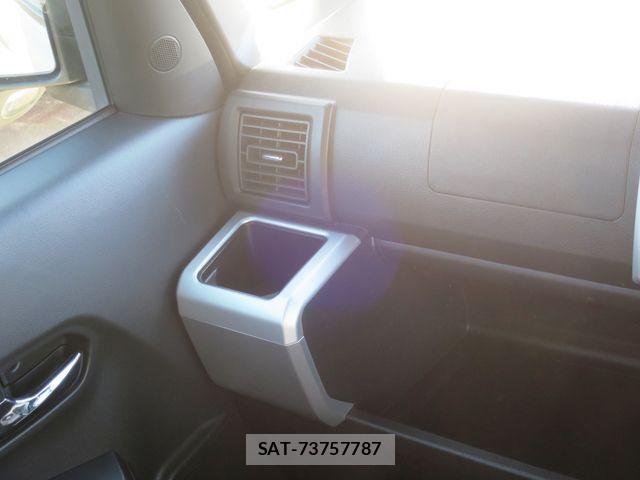 Daihatsu WAKE 2015-05 3780526-26