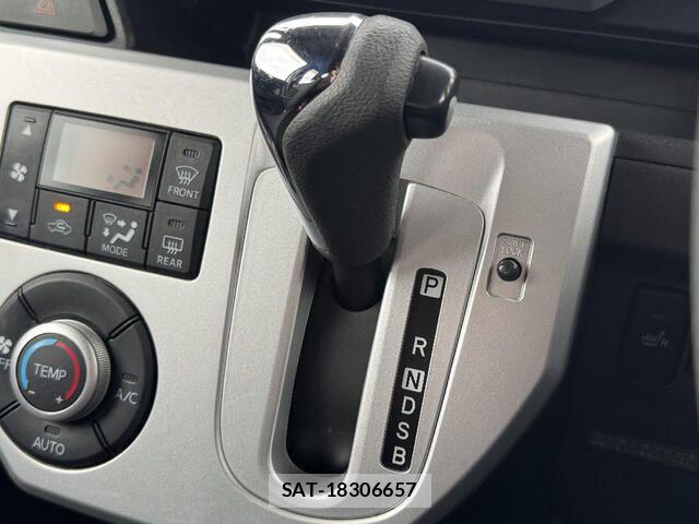 Daihatsu WAKE 2015-07 5883292-9
