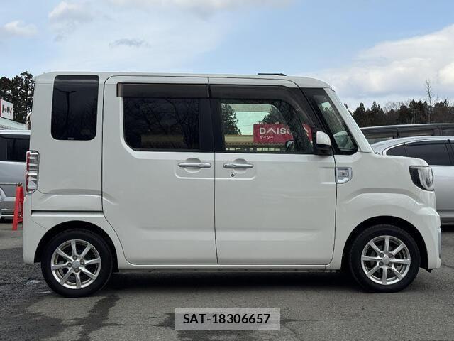 Daihatsu WAKE 2015-07 5883292-23