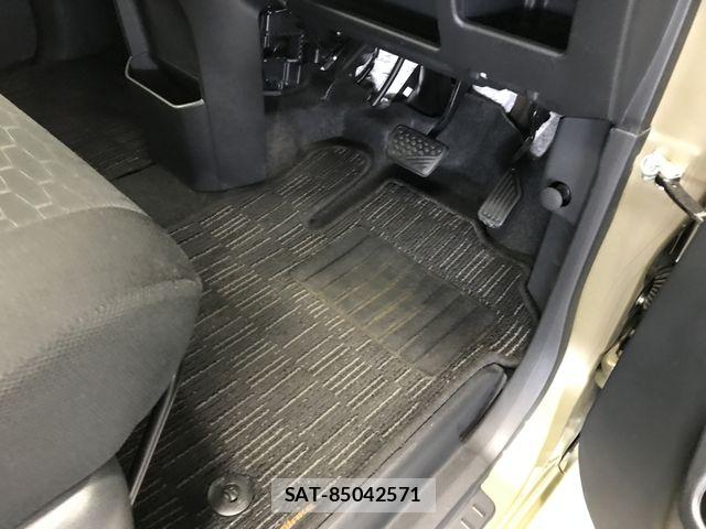 Daihatsu WAKE 2015-12 6023570-29