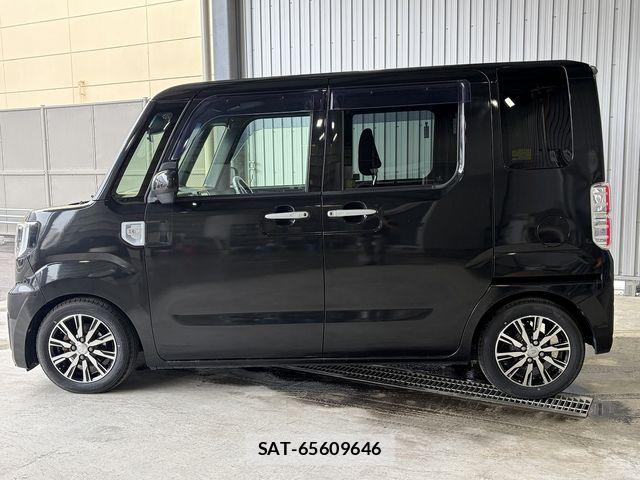 Daihatsu WAKE 2017-07 8211111-2