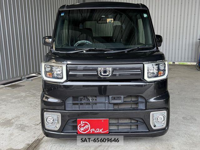Daihatsu WAKE 2017-07 8211111-3