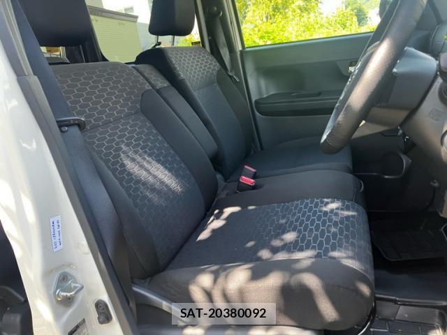 Daihatsu WAKE 2017-09 8369894-16