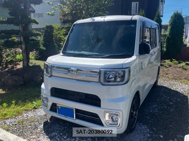 Daihatsu WAKE 2017-09 8369894-1