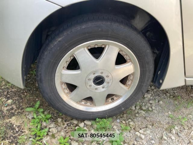 Toyota WILL VI 2002-03 8039301-9