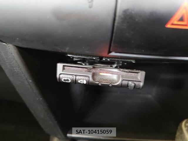 Nissan Wingroad 2009-07 4995766-14