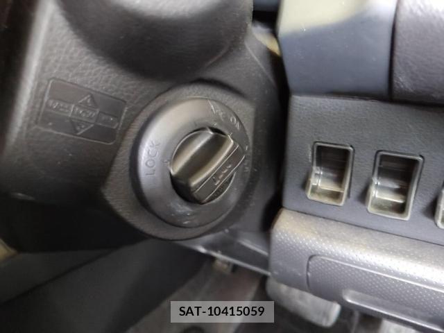 Nissan Wingroad 2009-07 4995766-18