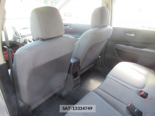 Nissan Wingroad 2014-01 6915689-10