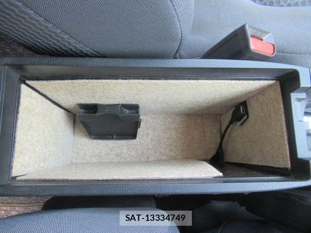 Nissan Wingroad 2014-01 6915689-21
