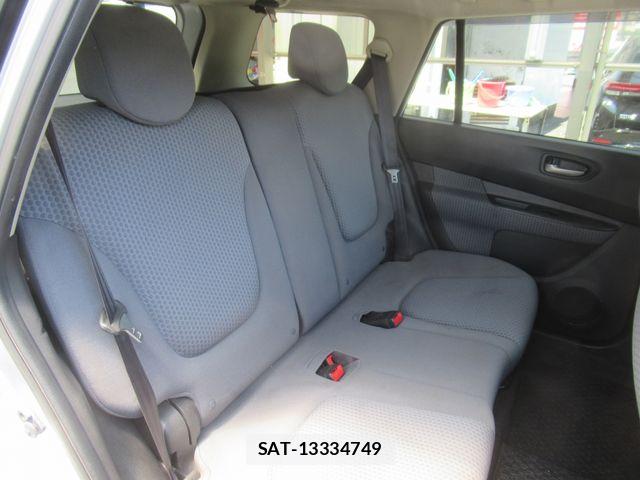 Nissan Wingroad 2014-01 6915689-7