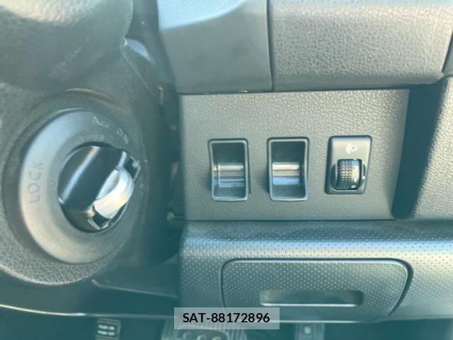 Nissan Wingroad 2009-12 7360571-12