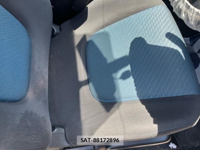 Nissan Wingroad 2009-12 7360571-19