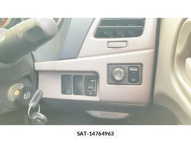 Nissan Wingroad 2003-07 7394959-12