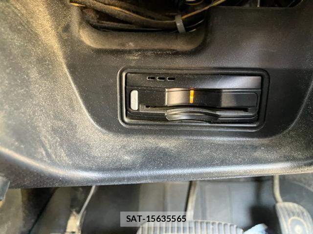 Nissan Wingroad 2006-11 7503921-17