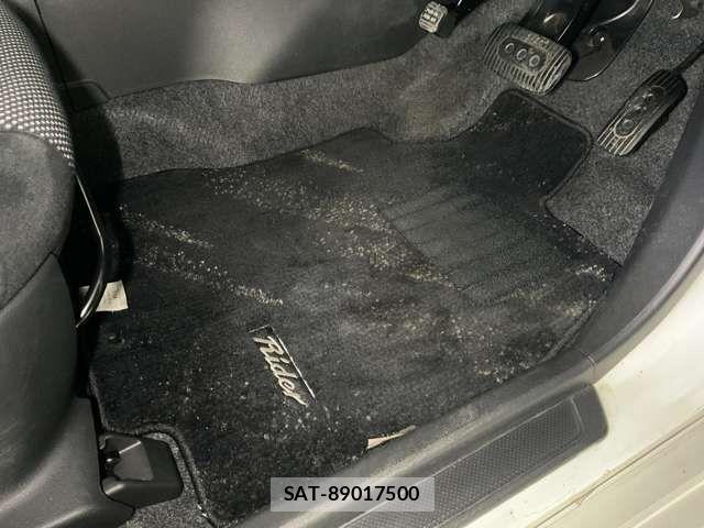 Nissan Wingroad 2010-02 8102851-17